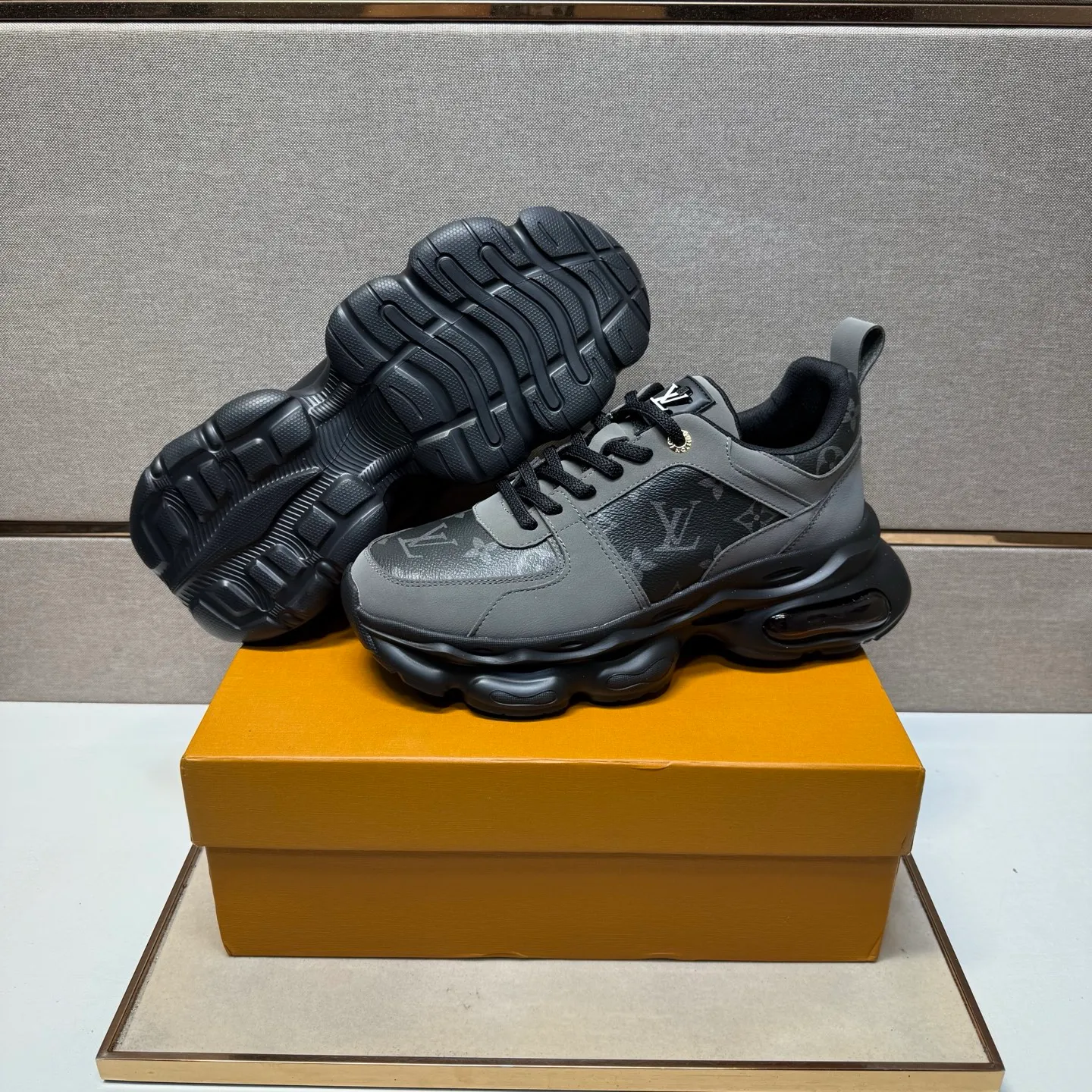 ⬛️Men's shoes 💰p462【LV～】Men's casual shoes 2025z cabinet sales simultaneously 🔶Size: 38-44 #️⃣ 🔷5 colors🔜The upper is made of multi-material splicing➕Mesh lining, comfortable and breathable, sole: original comfortable and wear-resistant outsole, ⚠️real thing📱photographed🎬real thing is better📢📢📢